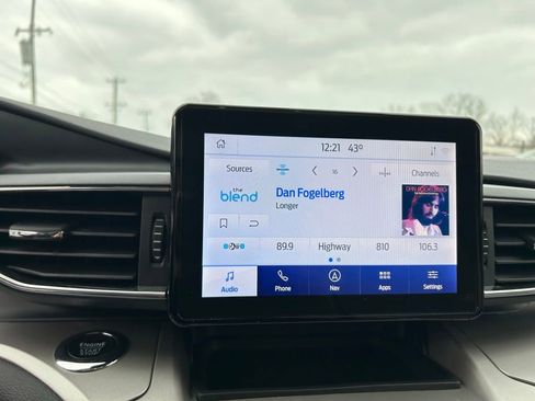 Certified 2022 Ford Explorer XLT w/ Equipment Group 202A image 29