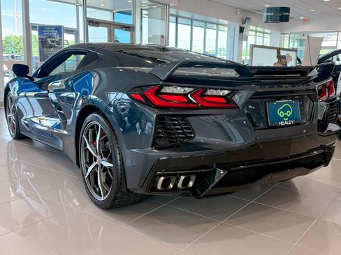 Used 2021 Chevrolet Corvette Stingray Preferred Cpe w/ Z51 Performance Package RWD image 5