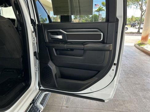 Used 2025 RAM 2500 Big Horn AWD/4WD image 40