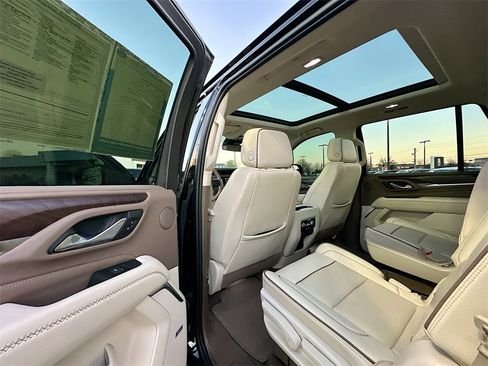 Used 2023 GMC Yukon Denali image 17