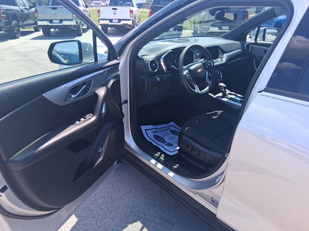 Used 2021 Chevrolet Blazer LT FWD image 17