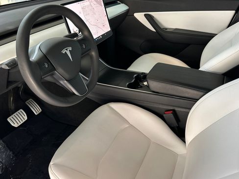 Used 2021 Tesla Model Y Performance AWD/4WD image 4