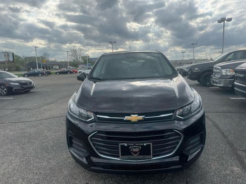 Used 2021 Chevrolet Trax LS w/ Tint and Cruise Package FWD image 13