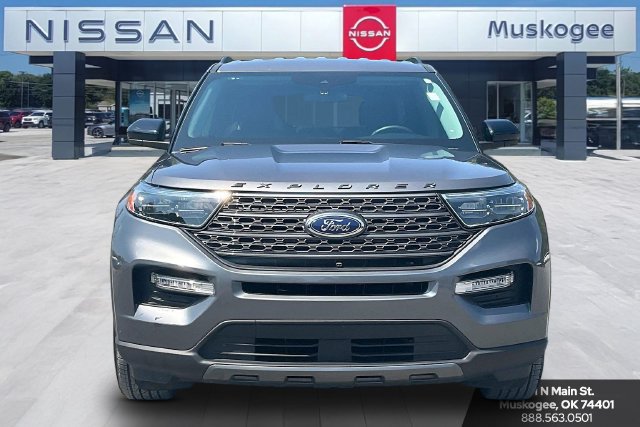 Used 2024 Ford Explorer XLT w/ Equipment Group 202A RWD image 2
