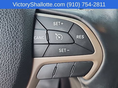 Used 2017 Jeep Grand Cherokee Limited AWD/4WD image 16