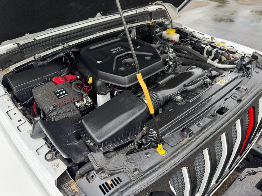 Used 2018 Jeep Wrangler Unlimited Sahara AWD/4WD image 25