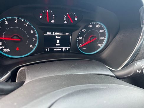 Used 2018 Chevrolet Equinox LT image 9