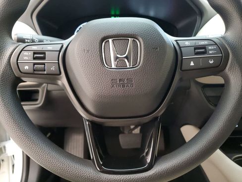 Certified 2026 Honda HR-V LX image 9