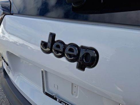 Used 2020 Jeep Cherokee Latitude Plus image 29