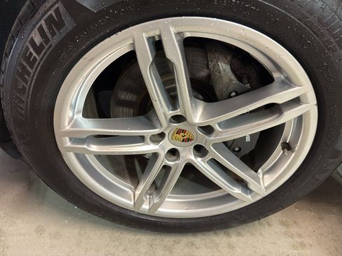Used 2021 Porsche Macan AWD/4WD image 35