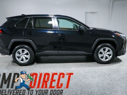 Used 2023 Toyota RAV4 LE AWD/4WD image 6