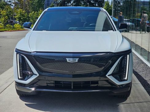 New 2026 Cadillac Lyriq Sport AWD/4WD image 8