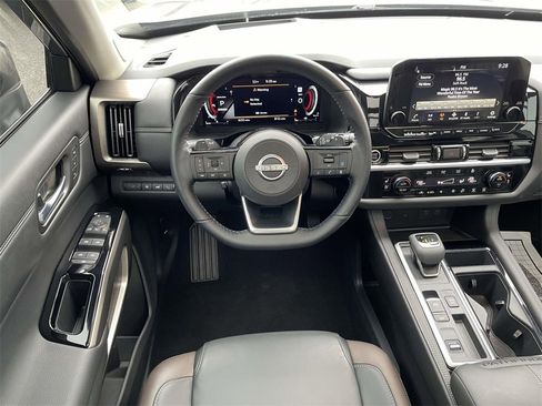 Used 2024 Nissan Pathfinder Platinum w/ Cargo Package image 14