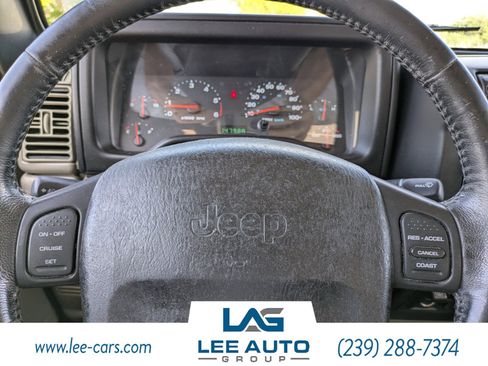 Used 2004 Jeep Wrangler Sahara w/ Dual Top Group AWD/4WD image 20