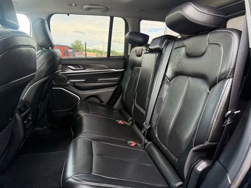 Used 2022 Jeep Grand Cherokee Limited 4xe w/ Luxury Tech Group II AWD/4WD image 19