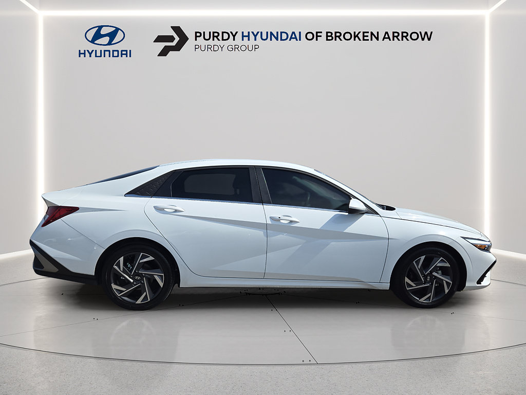 Certified 2025 Hyundai Elantra SEL FWD image 4