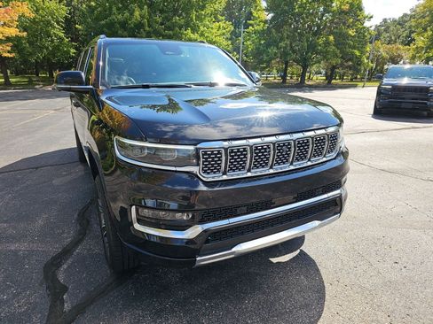 Used 2024 Jeep Grand Wagoneer L 4WD image 8