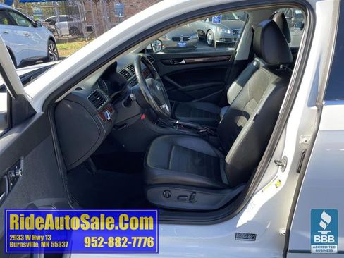 Used 2013 Volkswagen Passat 2.5 SEL image 10