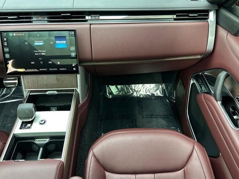 Used 2025 Land Rover Range Rover Long Wheelbase Autobiography AWD/4WD image 14