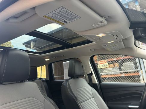 Used 2019 Ford Escape Titanium image 27