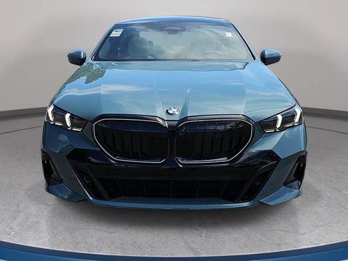 New 2026 BMW 530i xDrive w/ M Sport Package AWD/4WD image 2
