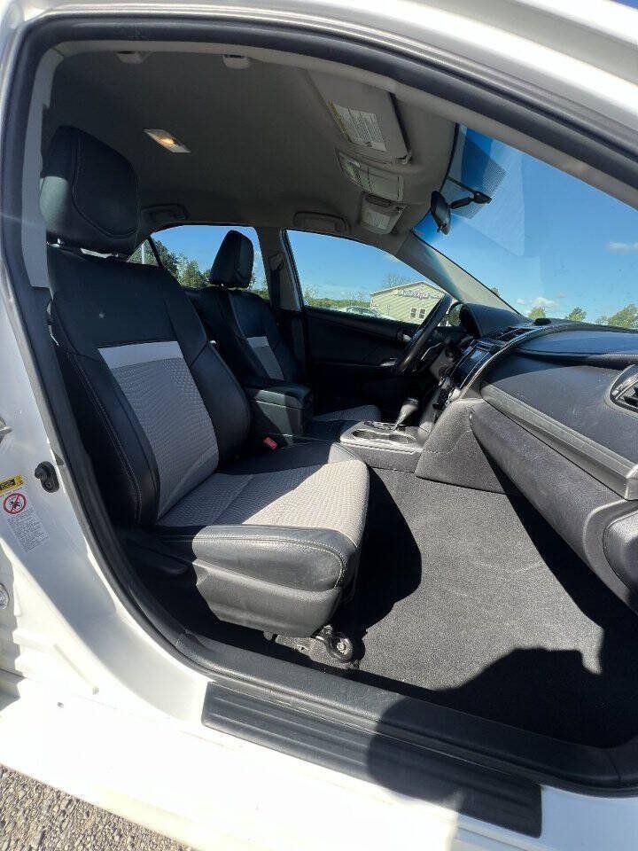 Used 2014 Toyota Camry SE FWD image 15
