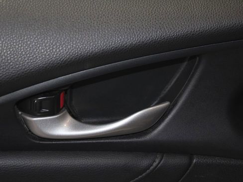 Used 2019 Honda Civic EX-L image 7