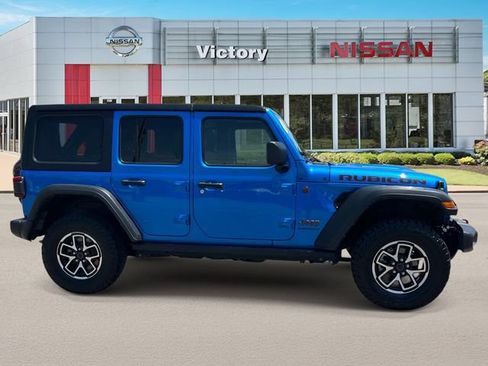 Used 2024 Jeep Wrangler Unlimited Rubicon AWD/4WD image 2