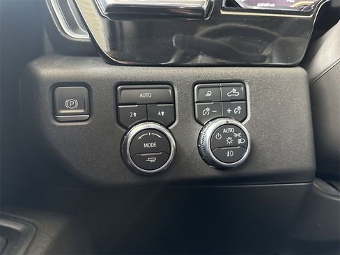 Certified 2023 GMC Sierra 1500 SLT w/ SLT Convenience Package image 18