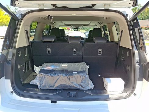 Used 2026 INFINITI QX80 Luxe w/ Cargo Package AWD/4WD image 30