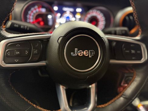 Used 2021 Jeep Gladiator Mojave w/ Cold Weather Group AWD/4WD image 18