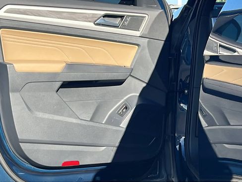 Used 2021 Volkswagen Atlas Cross Sport SE image 23