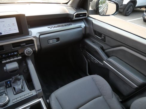 Certified 2024 Toyota Tacoma SR5 AWD/4WD image 12