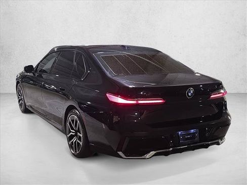 Used 2025 BMW 740i xDrive AWD/4WD image 7