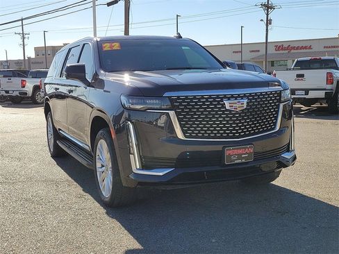 Used 2022 Cadillac Escalade ESV Luxury image 2