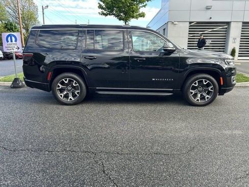 Used 2023 Jeep Wagoneer Series III w/ Convenience Group I AWD/4WD image 9