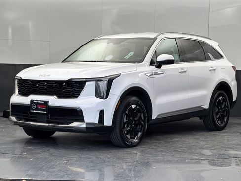 Used 2024 Kia Sorento S image 7