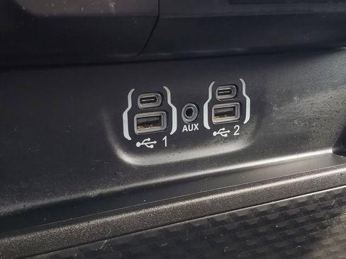 Used 2024 RAM 1500 Laramie AWD/4WD image 28