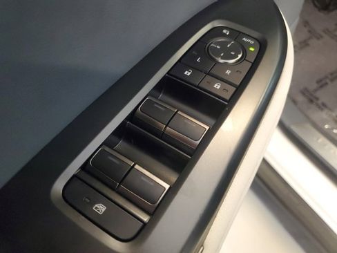 Used 2023 Lexus RZ 450e Premium image 26