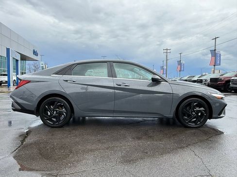 New 2026 Hyundai Elantra SEL Sport Premium FWD image 8
