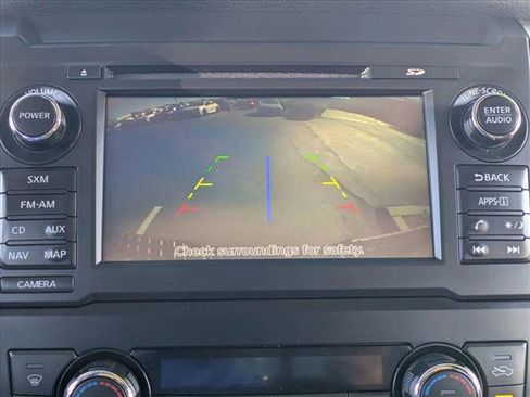 Used 2018 Nissan Titan SV w/ SV Convenience Package image 14