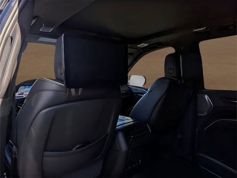 Used 2021 Cadillac Escalade Sport Platinum w/ LPO, ONYX Package image 11