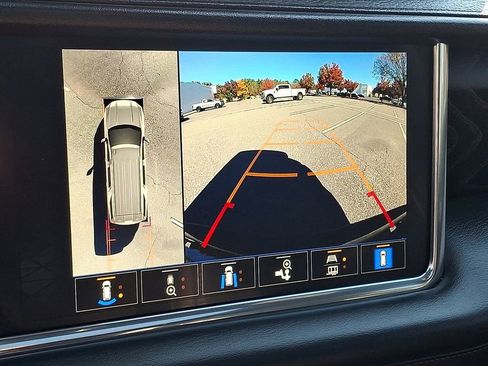 Used 2022 GMC Yukon XL Denali image 4