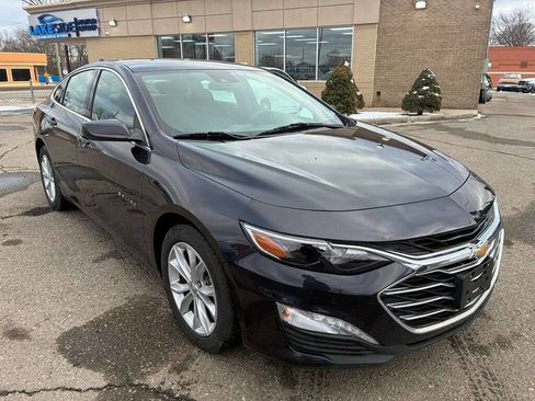 Used 2022 Chevrolet Malibu LT image 3