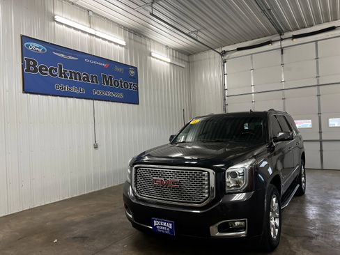Used 2015 GMC Yukon Denali w/ Touring Package image 2