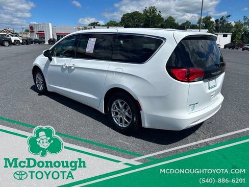 Used 2023 Chrysler Voyager LX FWD image 2