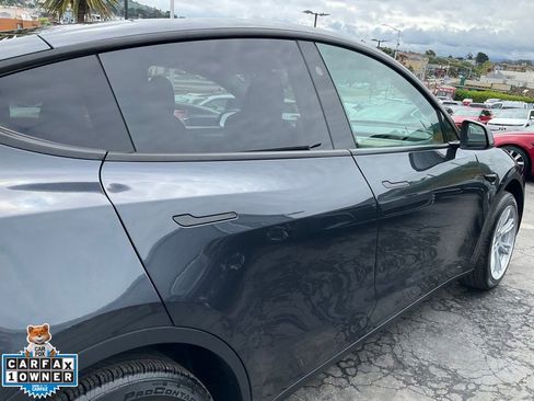 Used 2024 Tesla Model Y 2WD image 81