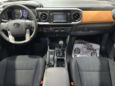 Used 2019 Toyota Tacoma SR5 AWD/4WD image 17