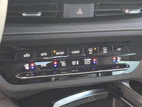 Used 2023 Buick Envision Avenir image 17