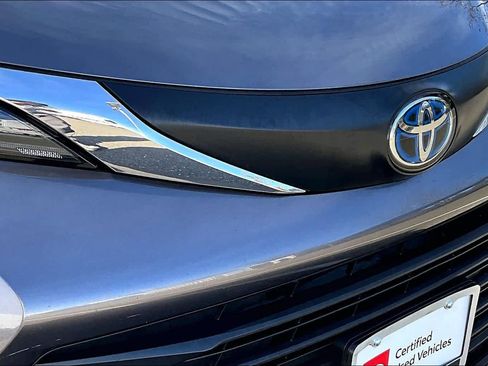 Certified 2024 Toyota Sienna LE image 29